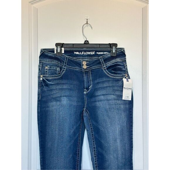 NWT Wallflower The Luscious Curvy Bootcut Jeans Size 11 Long - Picture 2 of 9